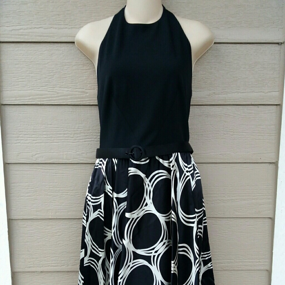 🎇 Blowout 🎇Maggy London Halter w/Belt